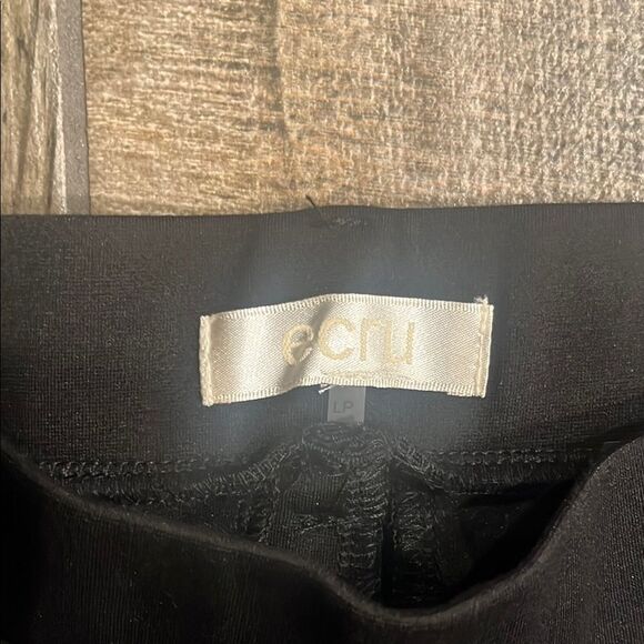 Ecru Brand Ankle Cropped pointe pull on performance pointe Pants - Black - Picture 5 of 6